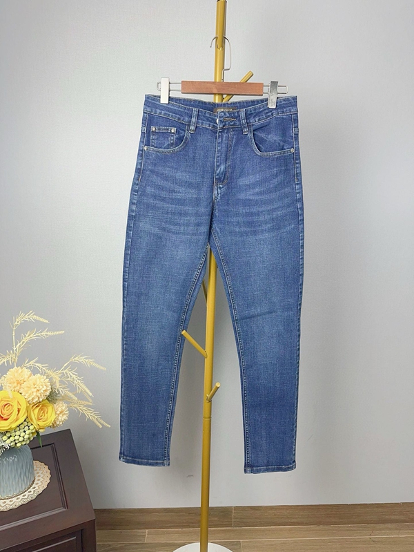 ブランドジーンズ背面デザイン